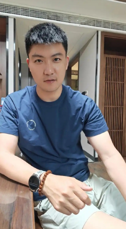 大鹏展翅的第二张照片--西宁闪婚服务中心